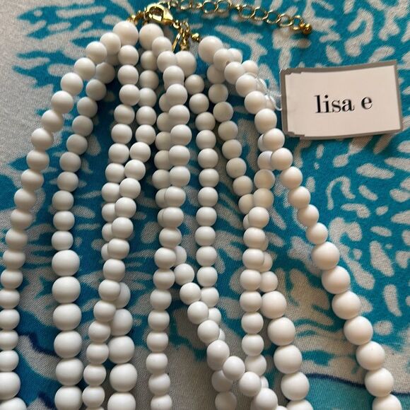 N2. Lisa E Multilayer  White Five Graduated Beaded Gold tone Necklace - Picture 6 of 6